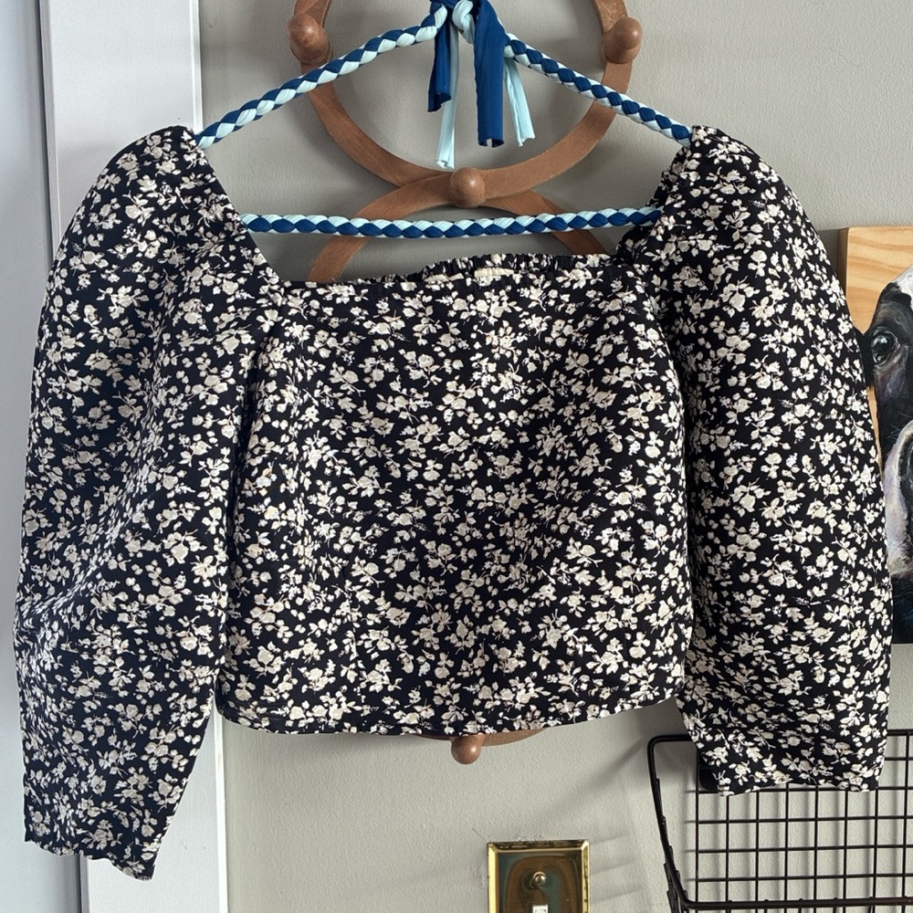 Levi’s Floral Crop Top